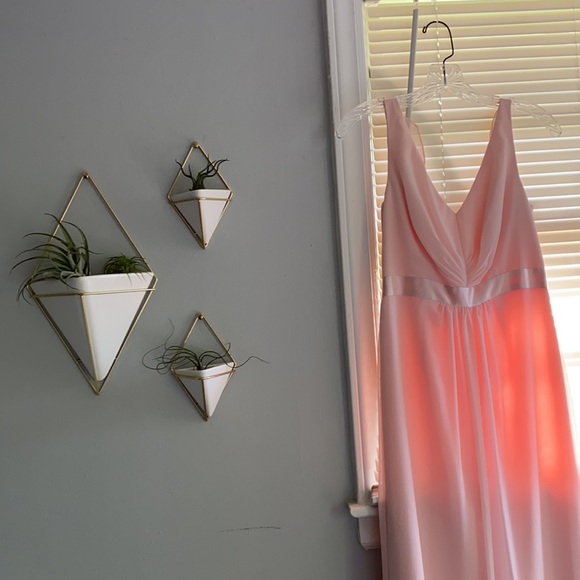 David’s Bridal soft pink v-back bridesmaids dress - Picture 4 of 12